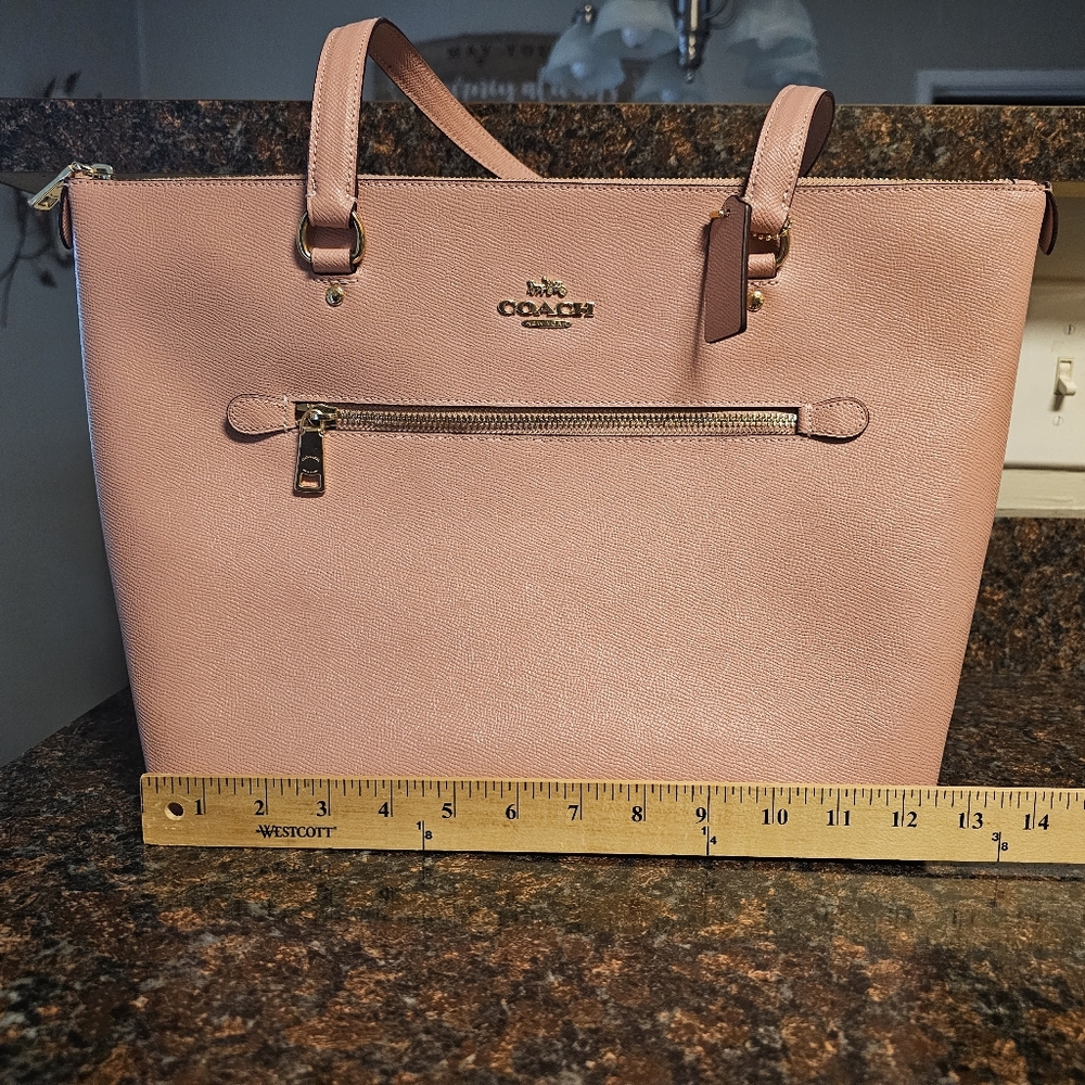 Coach Gallery Tote - Picture 15 of 16